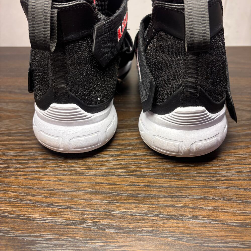 Nike LeBron Soldier 12 Bred US 12 Black Red Sneakers Athletic Shoes AO2609-001 - Picture 3 of 11